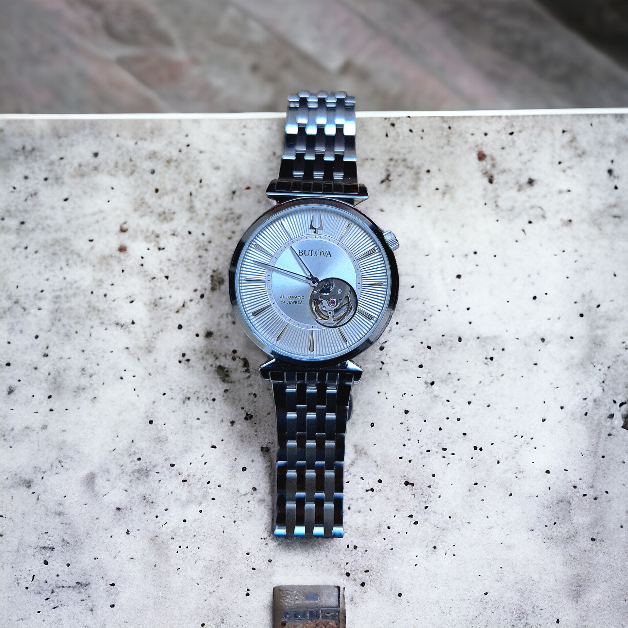 Bulova Classic Sutton Vista lateral
